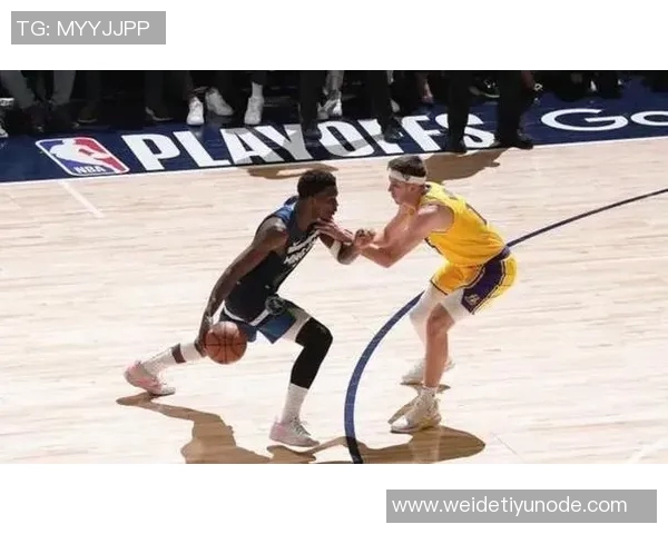 兰德尔高效发挥30分钟砍下26分9板5助助球队取得胜利