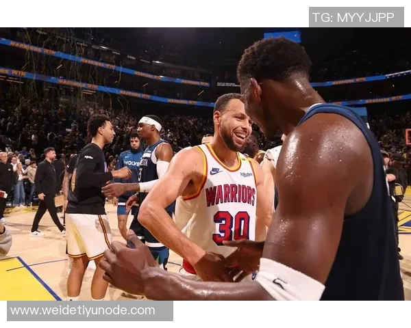 库里缺阵五场后重返训练有望周六对森林狼复出