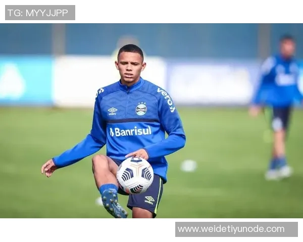 巴媒报道格雷米奥即将签约前胜利主帅卡斯特罗月薪约31万欧元