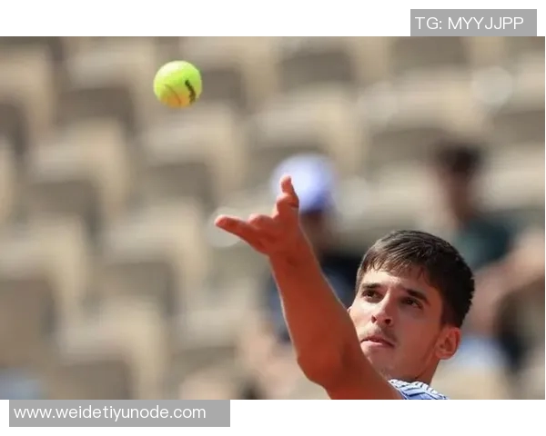意大利足球传奇迪诺佐夫谈国家队收视率低于网球现象的深刻思考